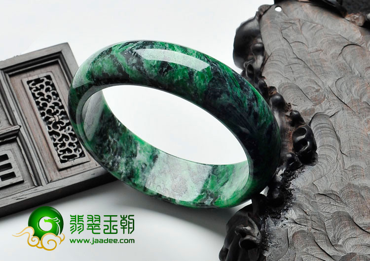 细糯种癣加绿缅甸翡翠手镯（58.7mm）