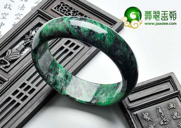 细糯种癣加绿缅甸翡翠手镯（58.7mm）