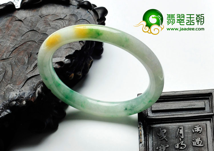 糯冰种三彩缅甸翡翠圆条手镯（52.2mm）