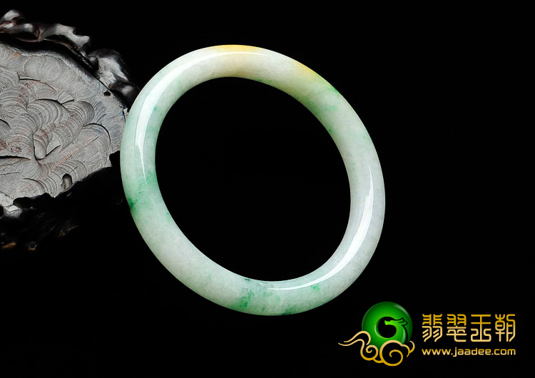 糯冰种三彩缅甸翡翠圆条手镯（52.2mm）