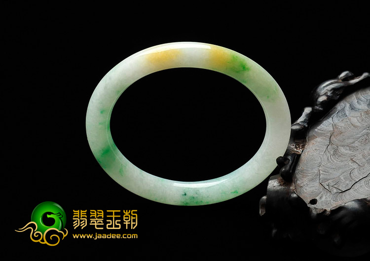 糯冰种三彩缅甸翡翠圆条手镯（52.2mm）