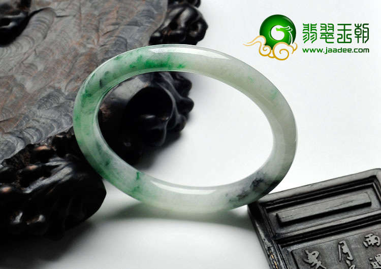 糯冰种飘花缅甸翡翠圆条手镯（53mm）