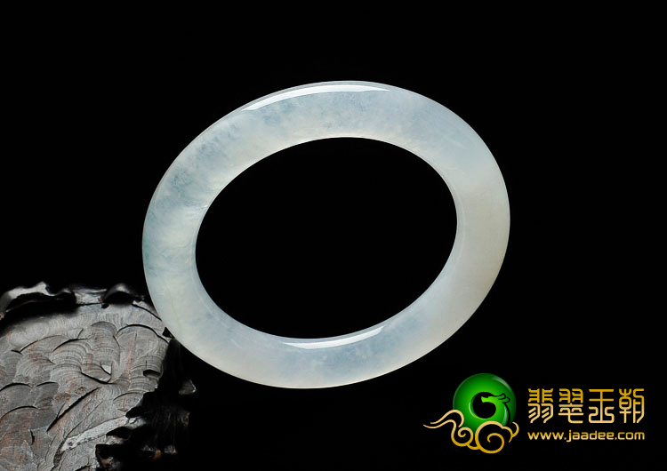冰种淡晴水缅甸翡翠圆条手镯（55.9mm）