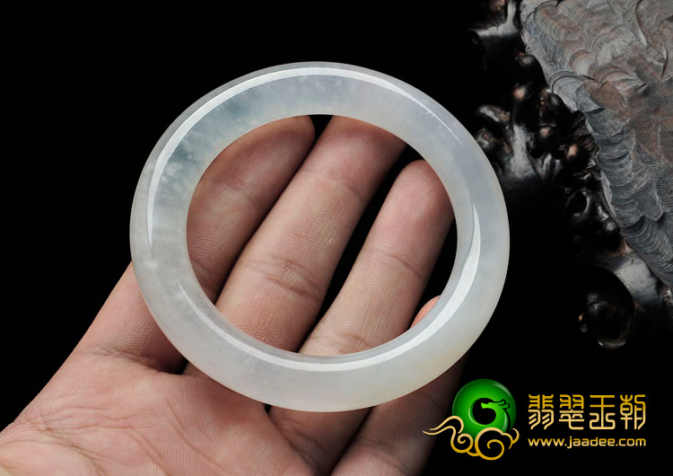冰种淡晴水缅甸翡翠圆条手镯（55.9mm）