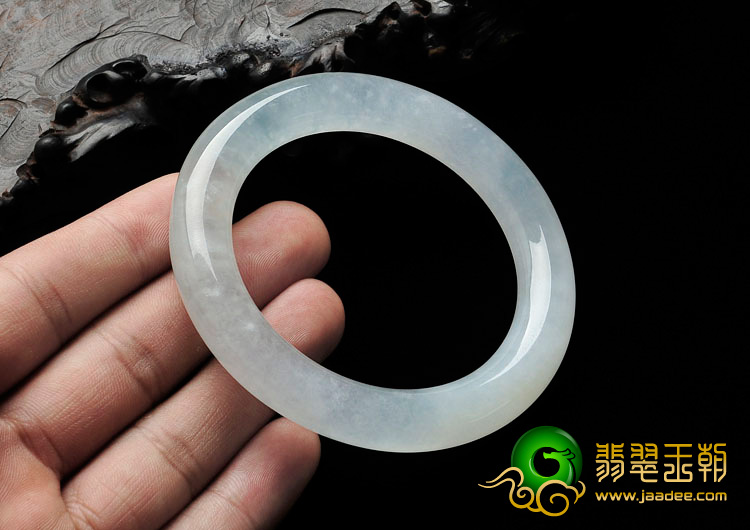 冰种淡晴水缅甸翡翠圆条手镯（55.9mm）