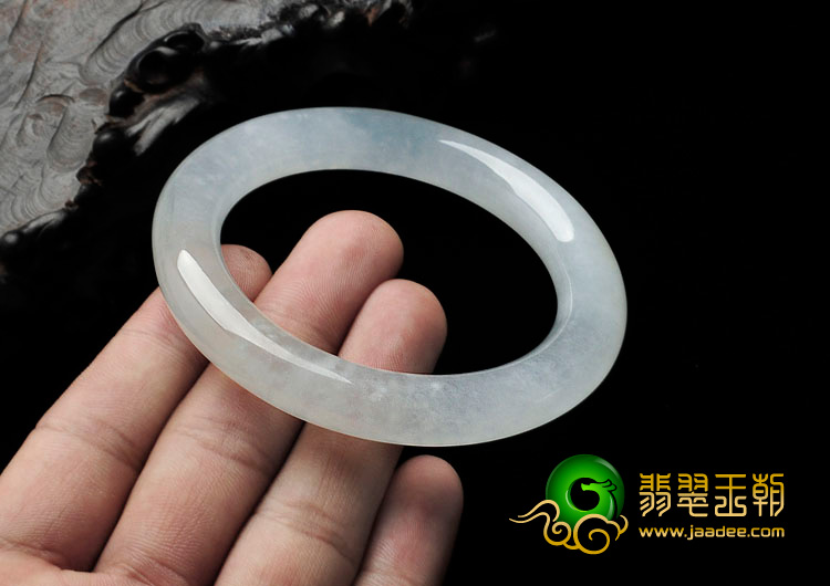 冰种淡晴水缅甸翡翠圆条手镯（55.9mm）