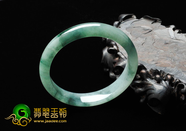 糯冰种飘花缅甸翡翠手镯（56.3mm）