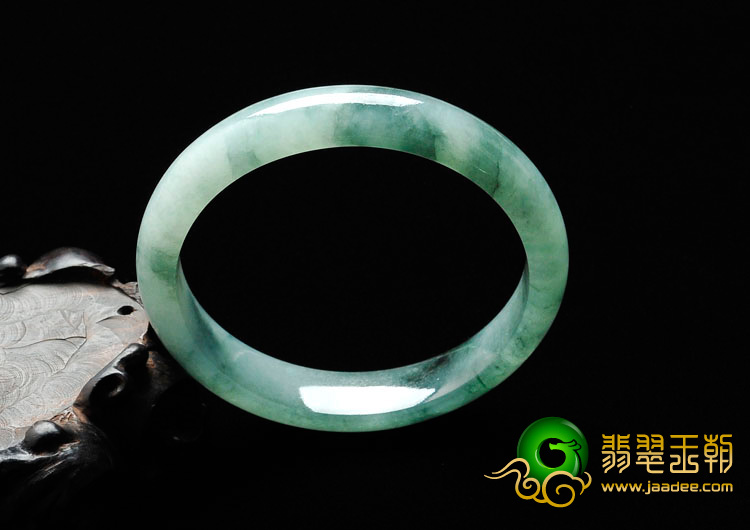 糯冰种飘花缅甸翡翠手镯（56.3mm）