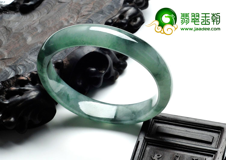 糯冰种飘花缅甸翡翠手镯（56.3mm）