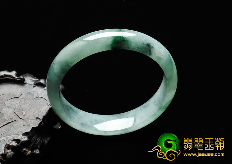 糯冰种飘花缅甸翡翠手镯（56mm）