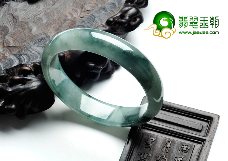 糯冰种飘花缅甸翡翠手镯（56mm）