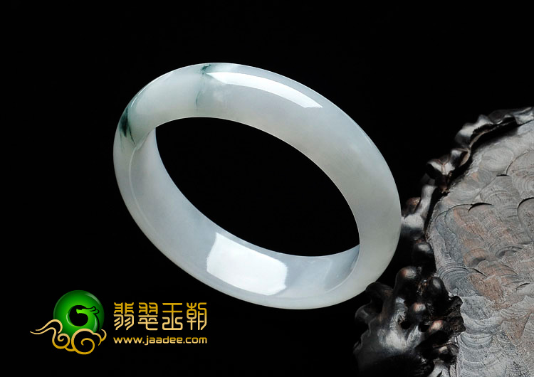 糯冰种飘花缅甸翡翠手镯（57.5mm）