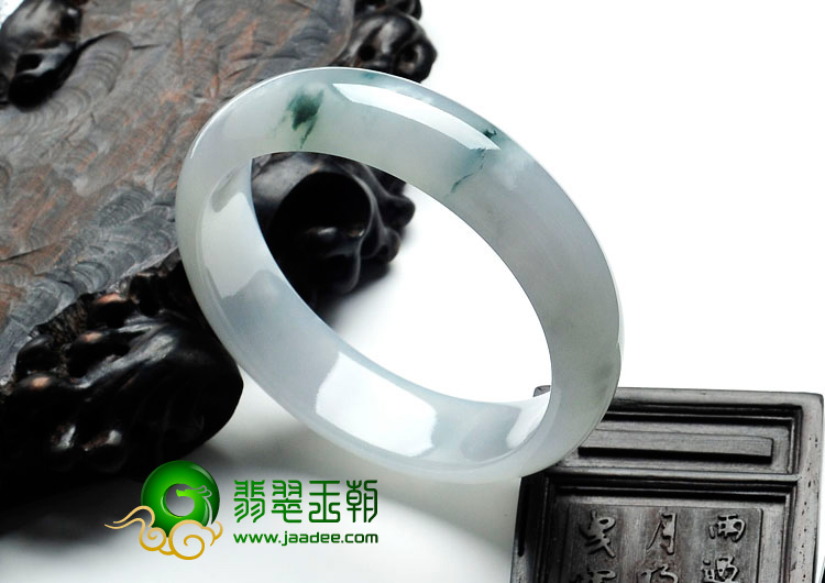 糯冰种飘花缅甸翡翠手镯（57.5mm）