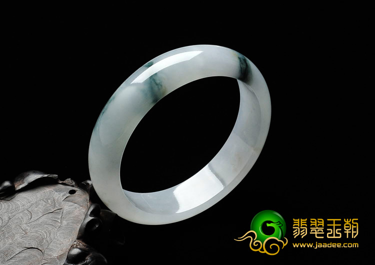 糯冰种飘花缅甸翡翠手镯（55.7mm）