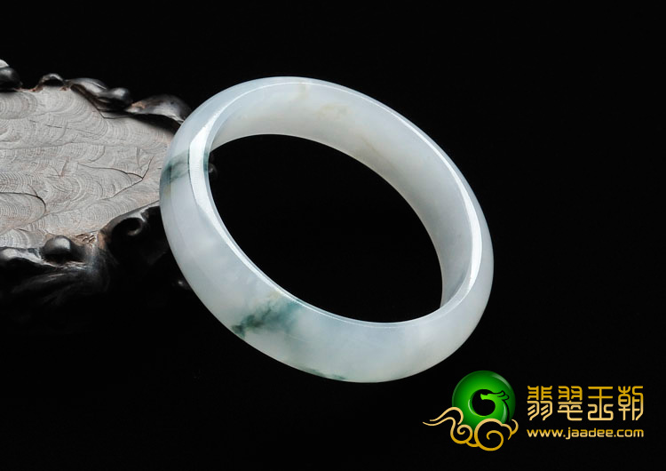 糯冰种飘花缅甸翡翠手镯（55.7mm）