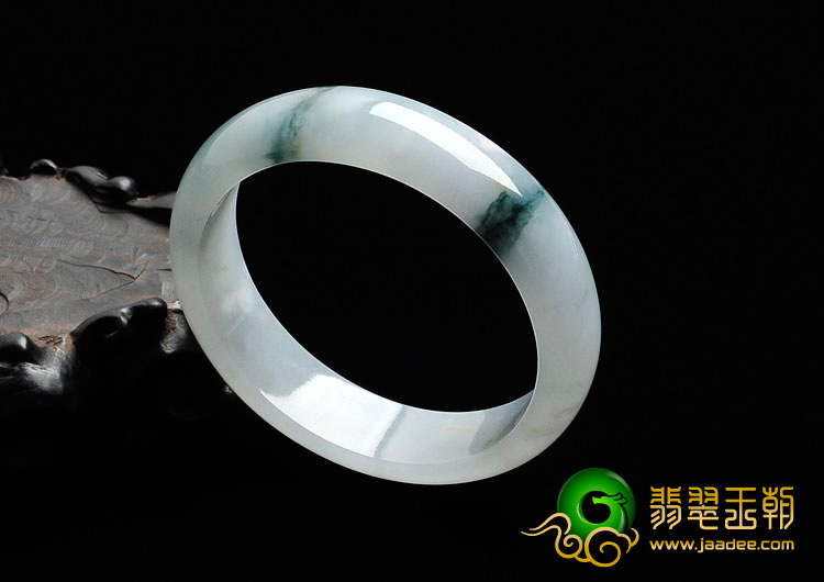 糯冰种飘花缅甸翡翠手镯（55.7mm）