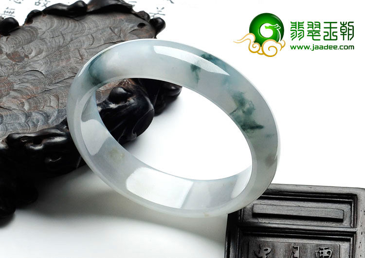 糯冰种飘花缅甸翡翠手镯（55.7mm）