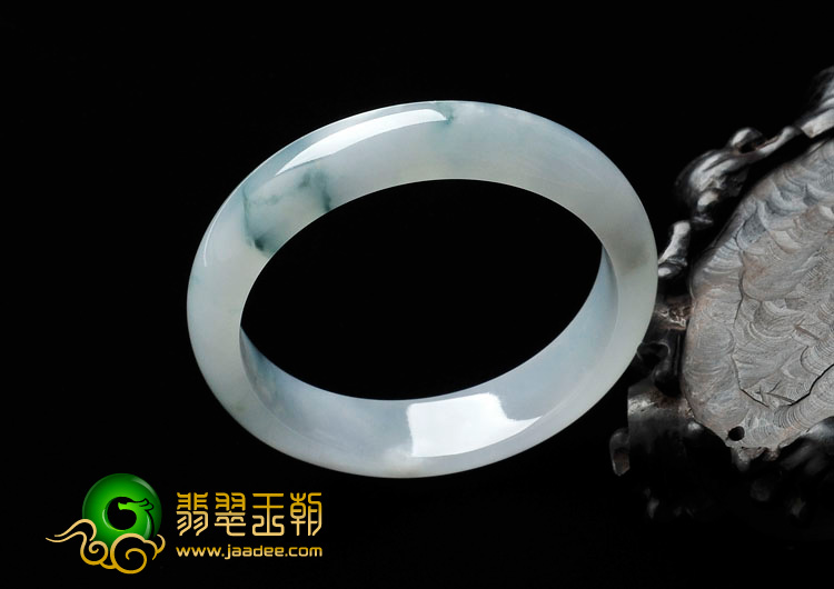 糯冰种飘花缅甸翡翠手镯（57.3mm）