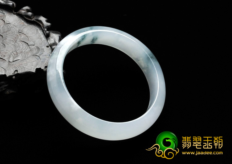 糯冰种飘花缅甸翡翠手镯（57.3mm）