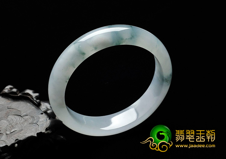糯冰种飘花缅甸翡翠手镯（57.3mm）