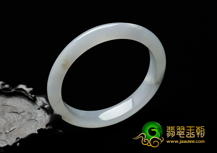 糯冰种淡晴水缅甸翡翠手镯（55mm）