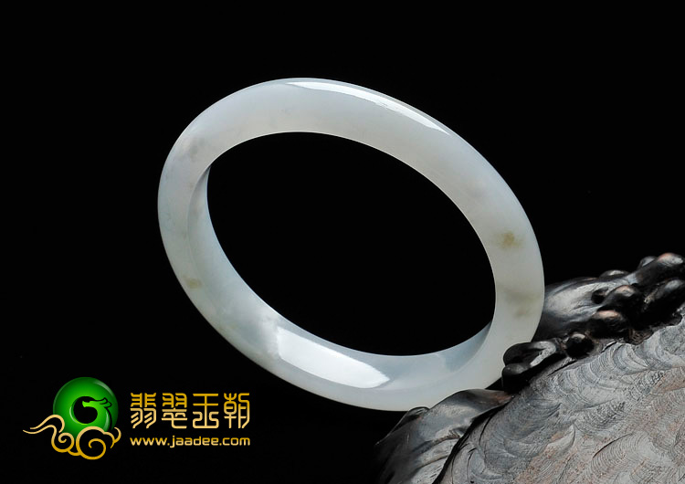 糯冰种淡晴水缅甸翡翠手镯（55mm）