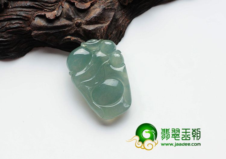 冰种蓝晴水缅甸翡翠逍遥佛挂件
