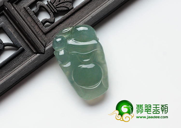 冰种蓝晴水缅甸翡翠逍遥佛挂件
