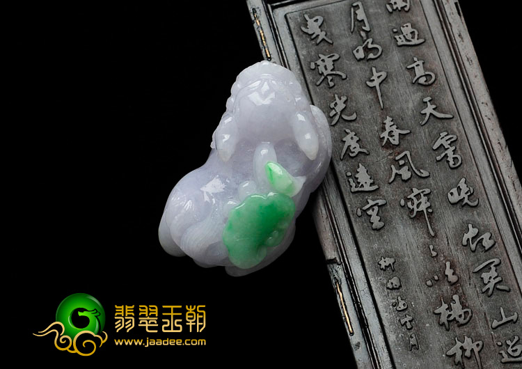 糯冰种春带彩缅甸翡翠貔貅挂件