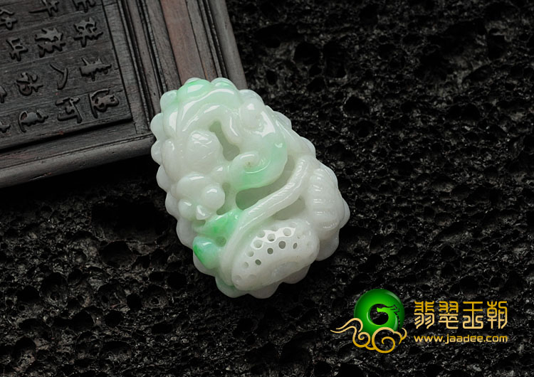 细糯种飘翠缅甸翡翠金玉满堂挂件
