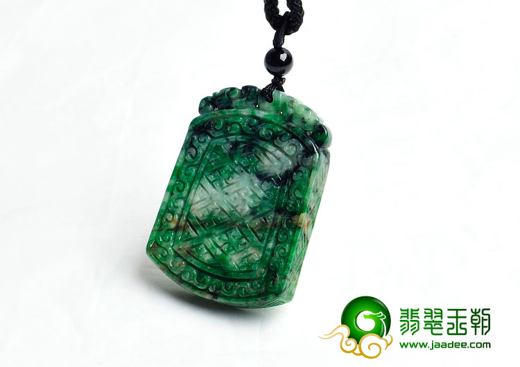 feicui细糯种浓绿略带黄翡缅甸翡翠龙牌挂件