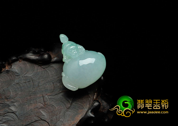 冰种晴水缅甸翡翠灵猴献寿挂件