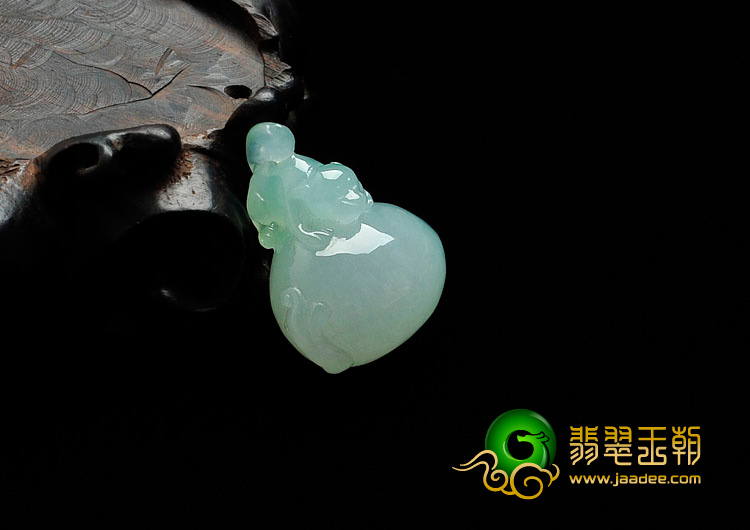 冰种晴水缅甸翡翠灵猴献寿挂件