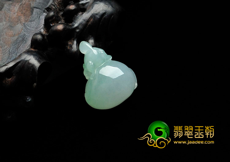 冰种晴水缅甸翡翠灵猴献寿挂件