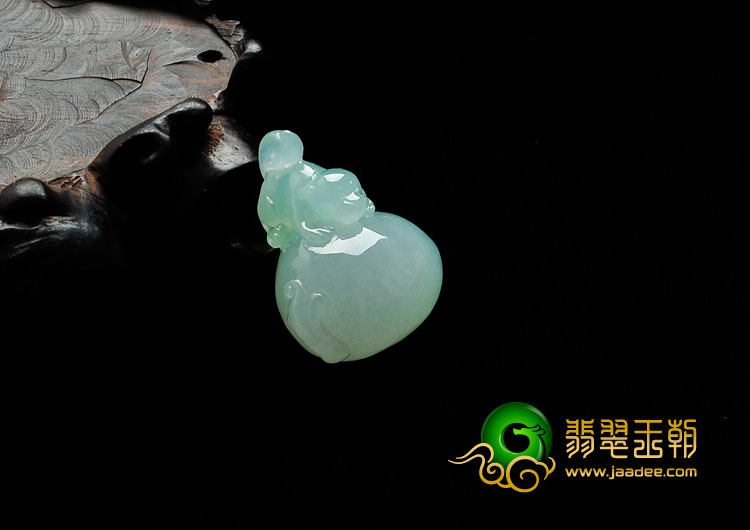 冰种晴水缅甸翡翠灵猴献寿挂件