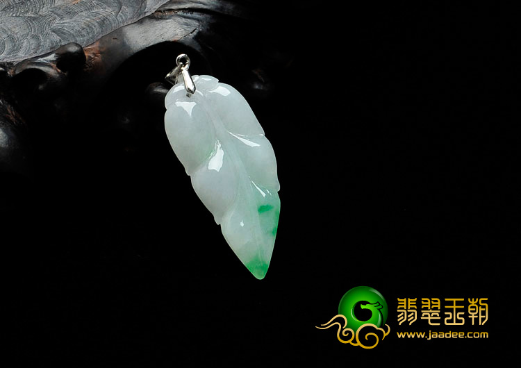 糯冰种飘翠缅甸翡翠叶子挂件