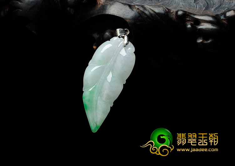 糯冰种飘翠缅甸翡翠叶子挂件