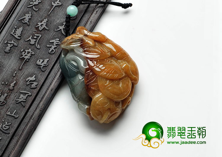 细糯种晴水黄翡缅甸翡翠貔貅挂件