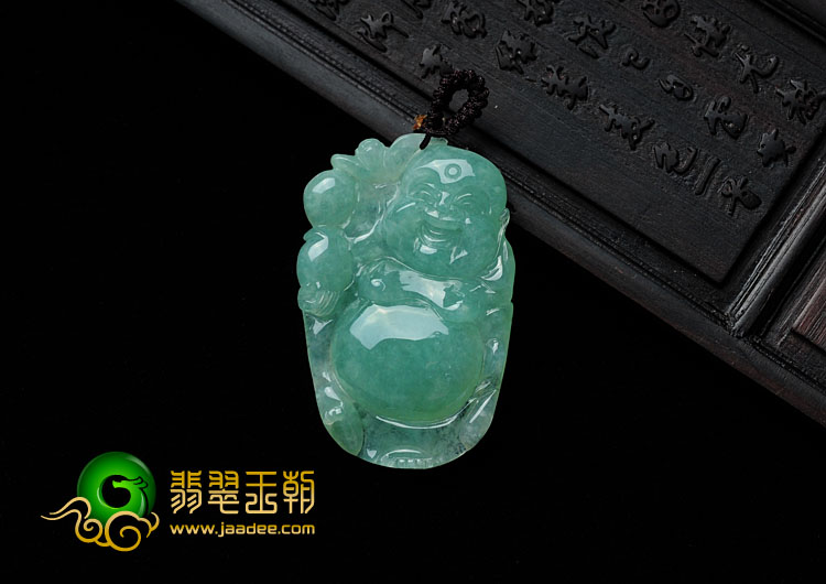 糯冰种豆色缅甸翡翠逍遥佛挂件