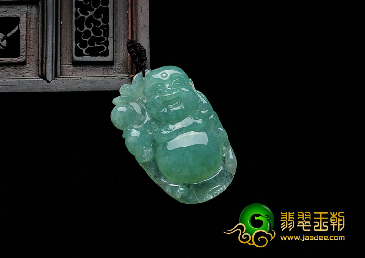 糯冰种豆色缅甸翡翠逍遥佛挂件