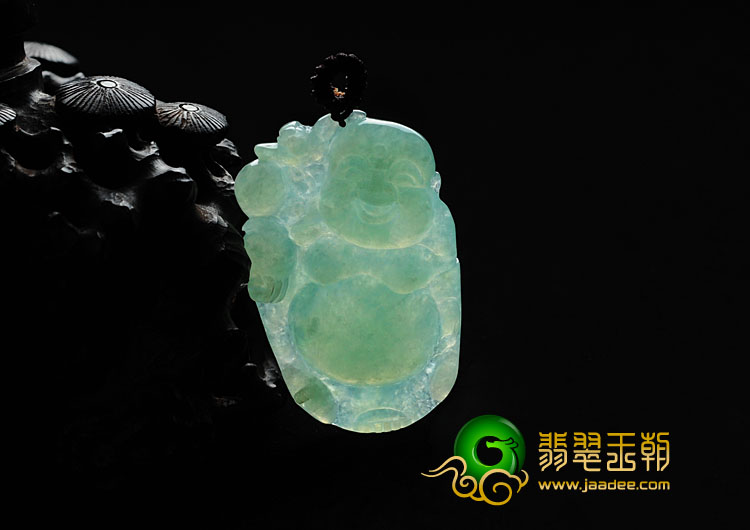 糯冰种豆色缅甸翡翠逍遥佛挂件