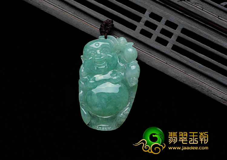糯冰种豆色缅甸翡翠逍遥佛挂件