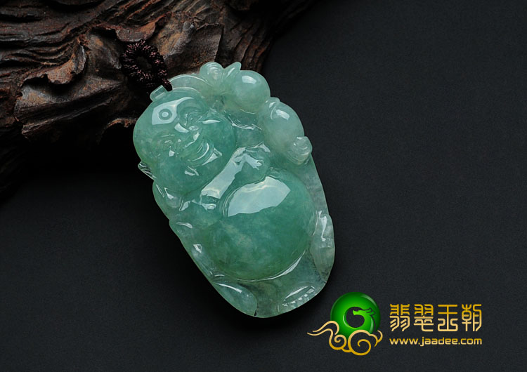 糯冰种豆色缅甸翡翠逍遥佛挂件
