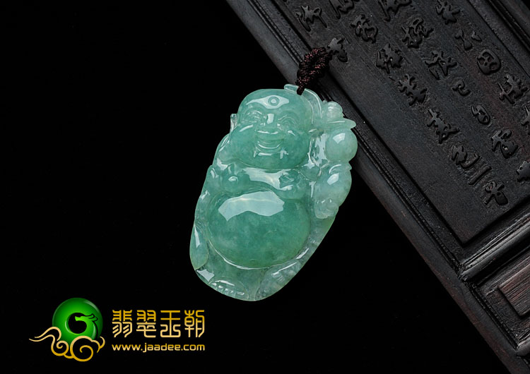 糯冰种豆色缅甸翡翠逍遥佛挂件