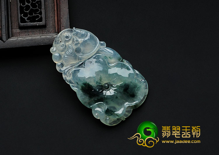 冰种飘花缅甸翡翠年年有余挂件