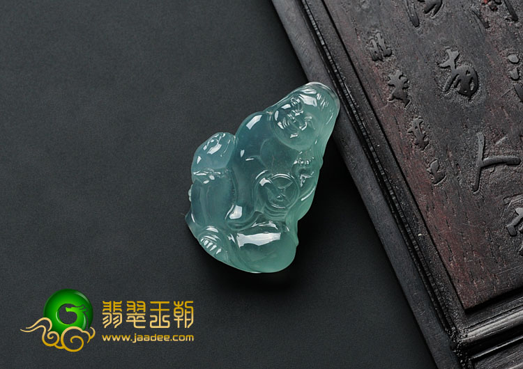 玻璃种蓝晴水缅甸翡翠刘海戏金蟾挂件