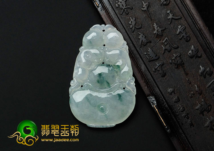 冰种飘花缅甸翡翠灵猴献寿挂件