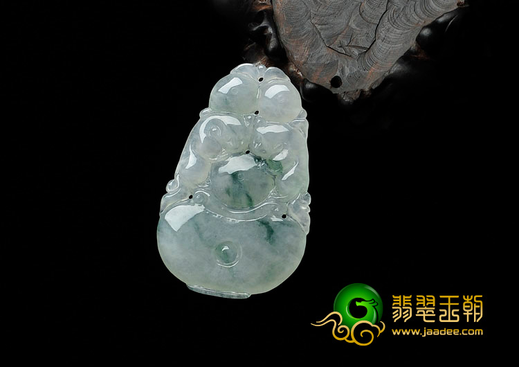 冰种飘花缅甸翡翠灵猴献寿挂件