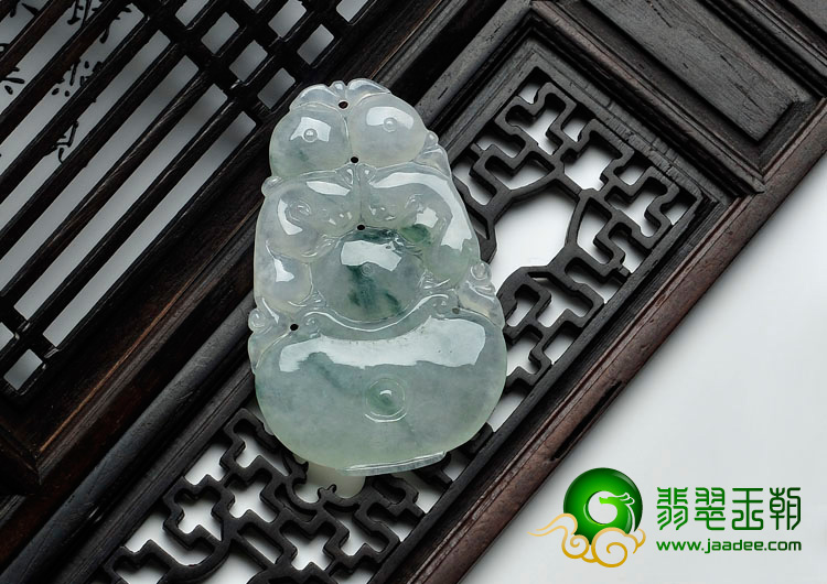 冰种飘花缅甸翡翠灵猴献寿挂件