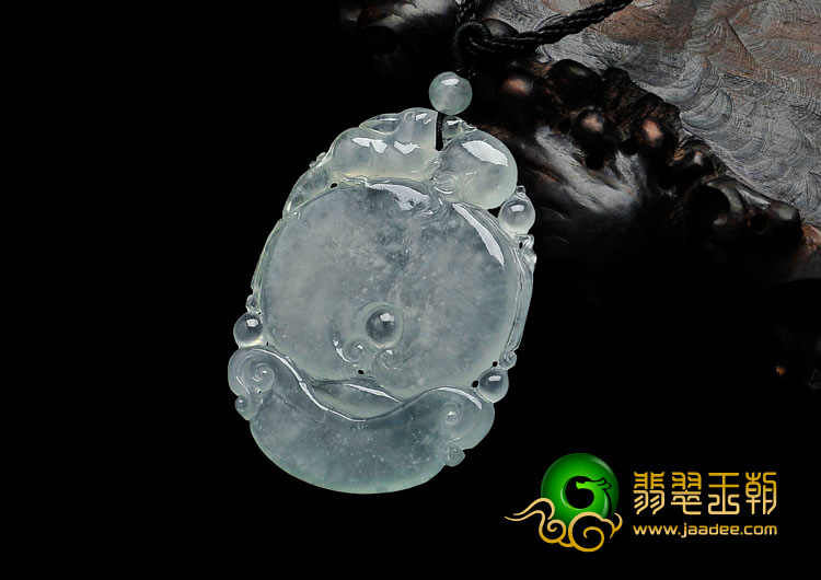 冰种淡晴水缅甸翡翠元宝挂件